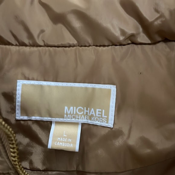 NWOT full zip vest with gold zipper - Picture 2 of 4
